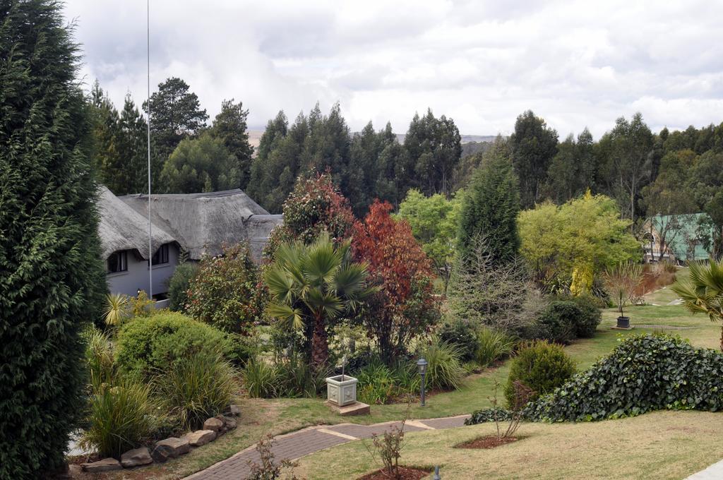 The Highlander Hotel Dullstroom Bagian luar foto