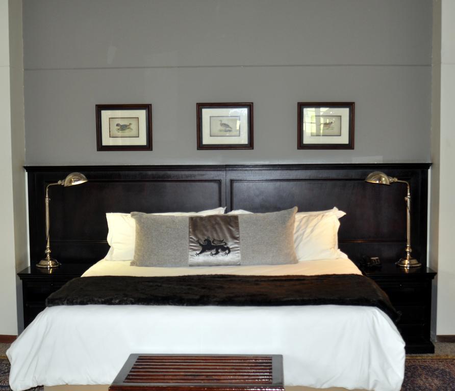 The Highlander Hotel Dullstroom Bagian luar foto