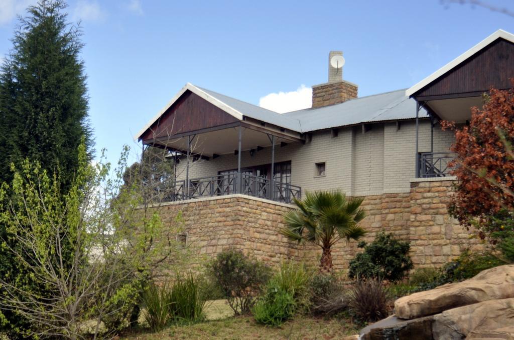 The Highlander Hotel Dullstroom Bagian luar foto