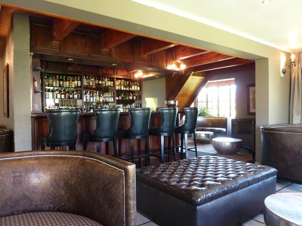 The Highlander Hotel Dullstroom Bagian luar foto