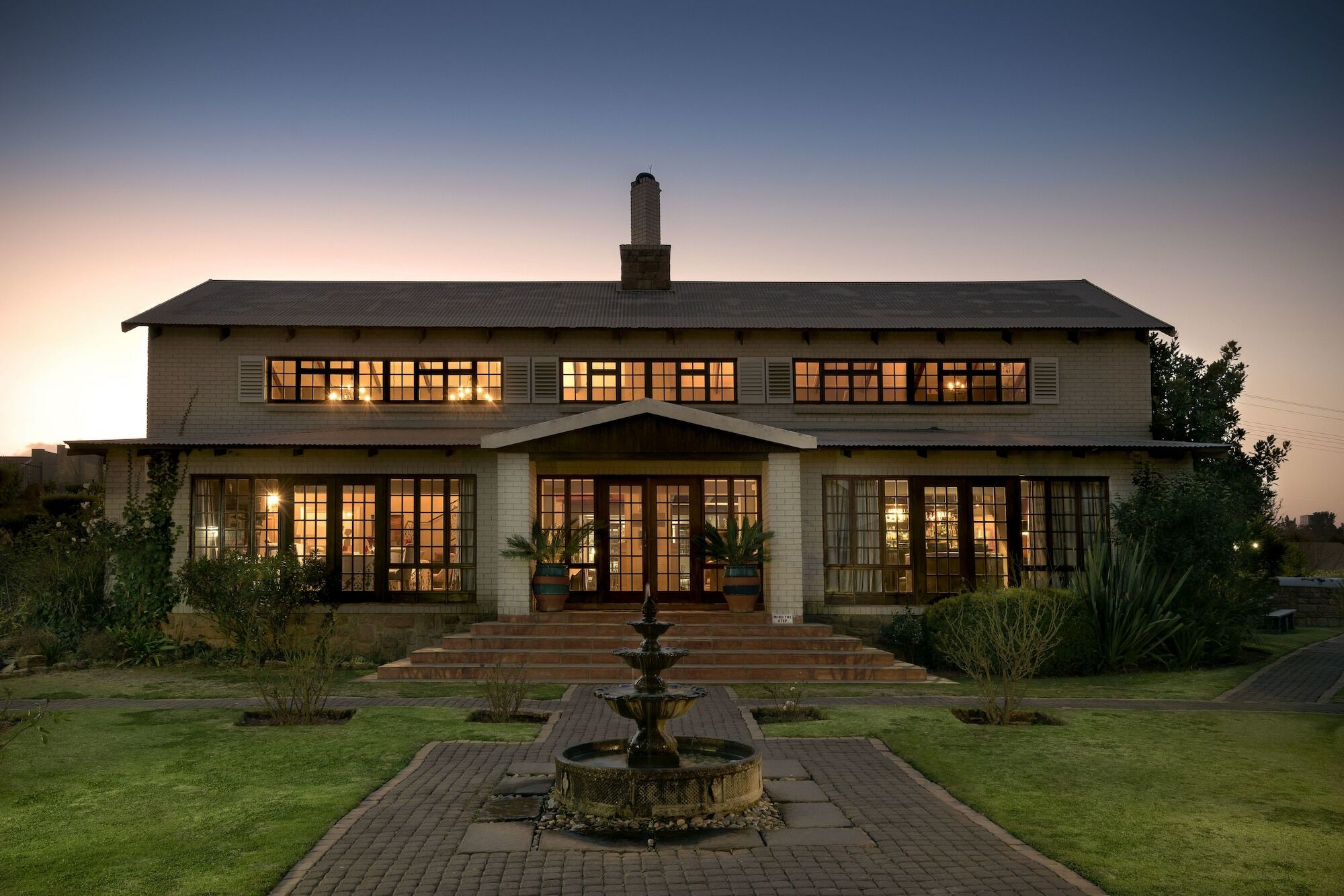 The Highlander Hotel Dullstroom Bagian luar foto